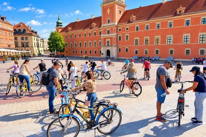 Warsaw City Centre and Palace of Culture and Science Bike Tour