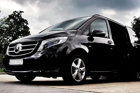 KTW Katowice/Pyrzowice Airport: Private Transfer from Krakow
