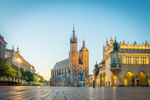 Private Romantic Walking Tour of Krakow Old Town