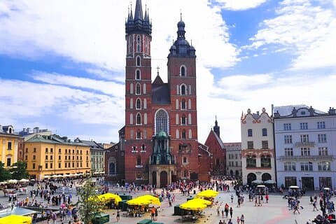 Explore Krakow: UNESCO Old Town, Medieval Streets & Landmarks