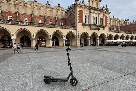 Krakow: Rent Electric Scooter Segway