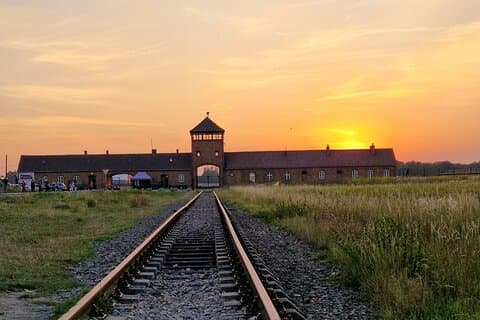 Private Taxi from Krakow to Auschwitz-Birkenau with Waiting
