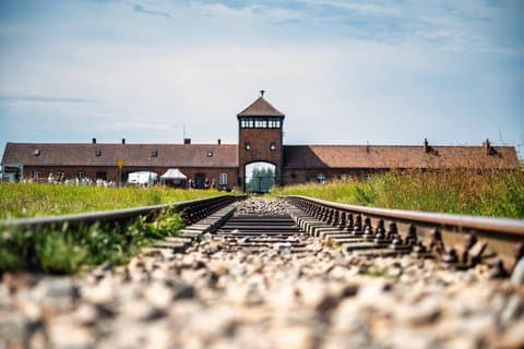 Private Guided Tour to Auschwitz Birkenau from Krakow