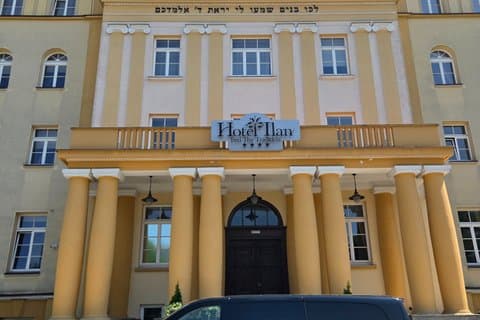 Treblinka Memorial Round Trip from Warsaw via Mercedes V Class