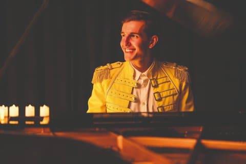 I like Queen Piano Show by Candle Shine