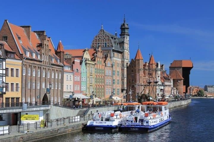 Gdansk and Malbork Castle Small Group Tour from Warsaw with Lunch