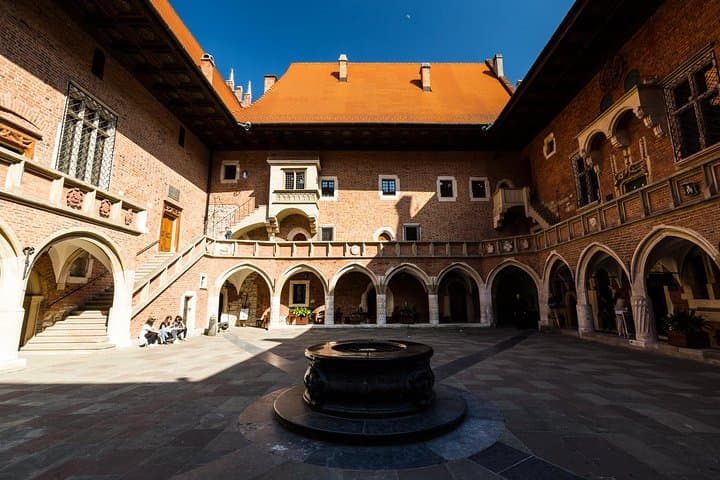 Krakow Old Town & Wawel Castle Guided Tour
