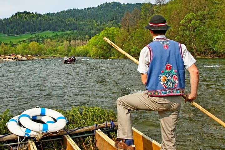 Hiking in the Pieniny Mountains & Dunajec River rafting from Krakow, private