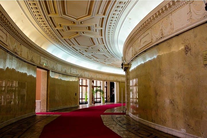 Palace of Culture & Science + Warsaw Uprising Museum: SMALL GROUP /inc. Pick-up/