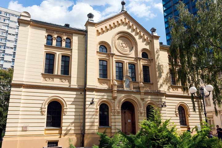 Private Jewish Warsaw Tour with social-distance bus