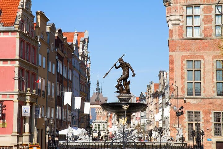 One day, private city tour to Gdansk and Malbork from Warsaw by express train