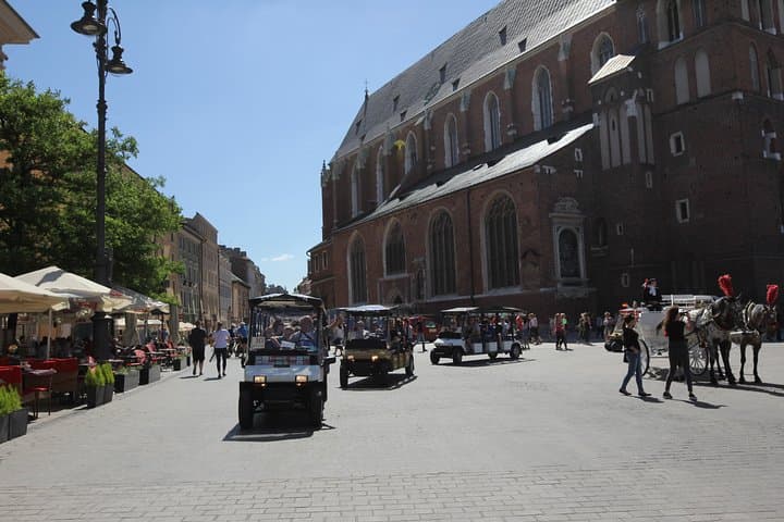 Krakow: Private Guided City Tour by Electric Car