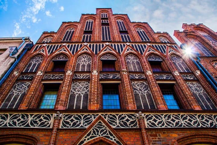 Torun Small Group Tour from Warsaw with Lunch