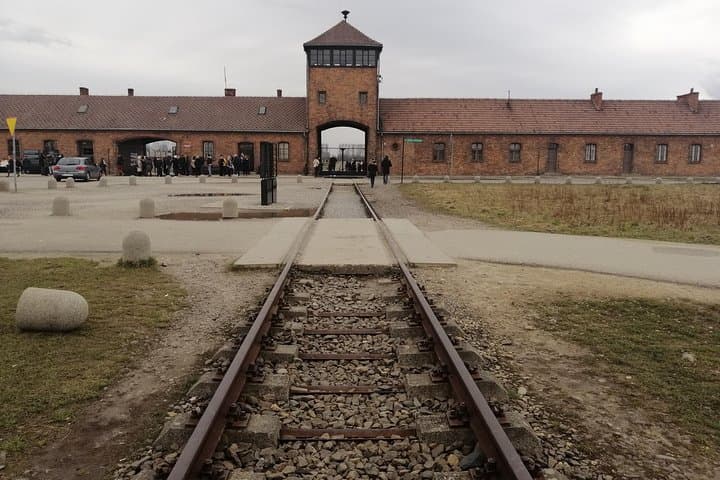 One Day Tour to Auschwitz-Birkenau from Warsaw by Car
