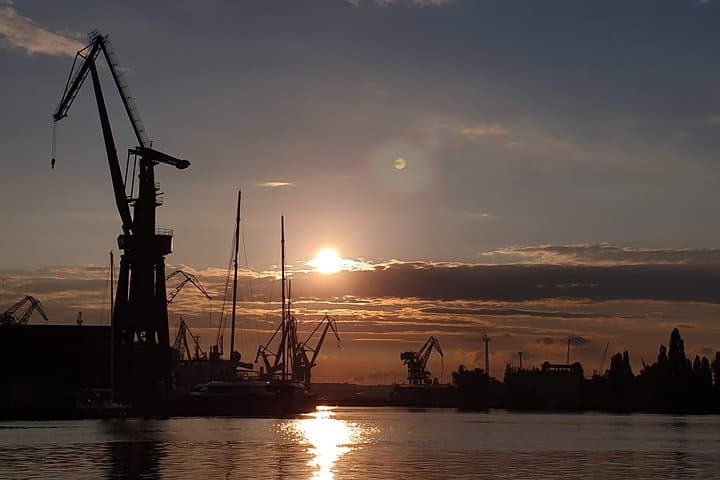 Sunset on the Shipyard and Old Town Evening Cruise