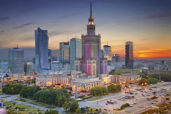 6-Day Krakow and Warsaw Tour with Wieliczka Salt Mine and Auschwitz-Birkenau