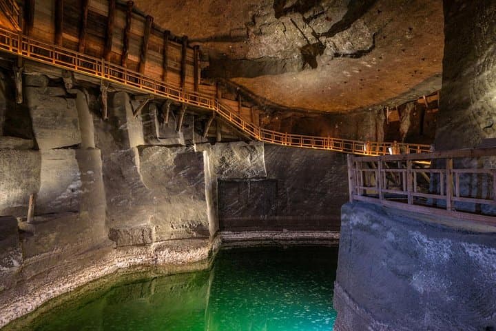 Krakow and Wieliczka Small Group Tour from Warsaw with Lunch