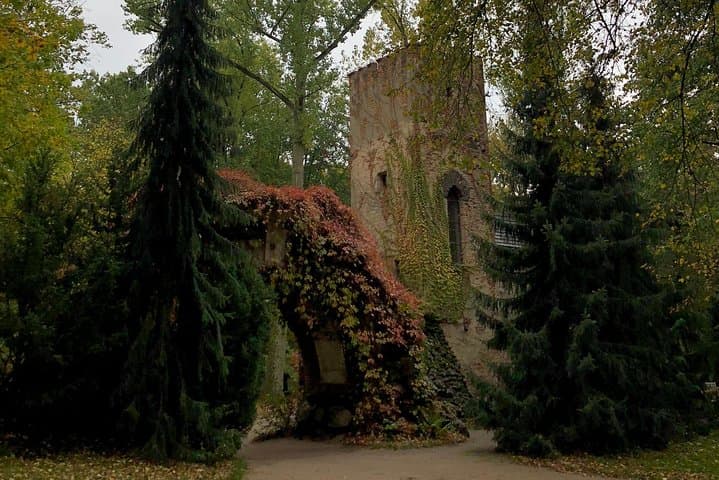 Warsaw outskirts - 6 hour tour with a local historian