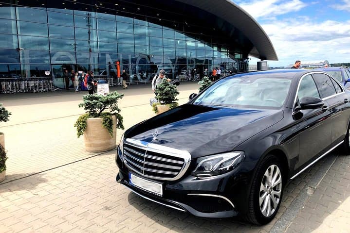 Zakopane: Private Transfer to Krakow