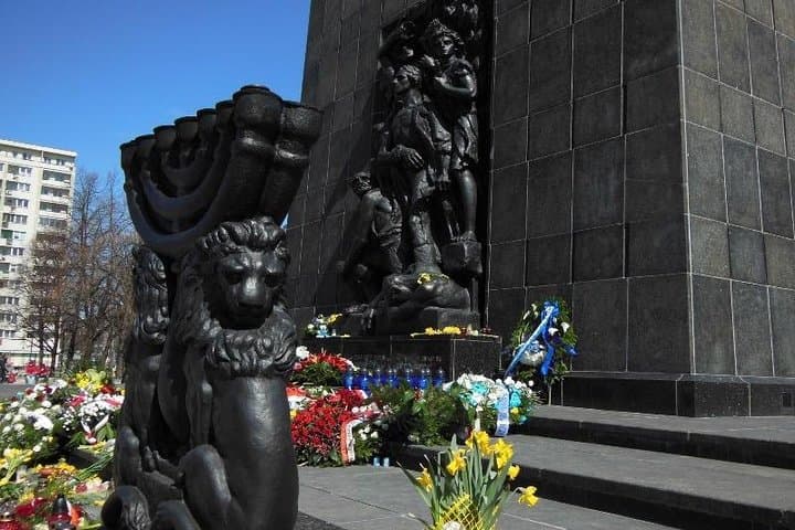 The Ghettohelden monument