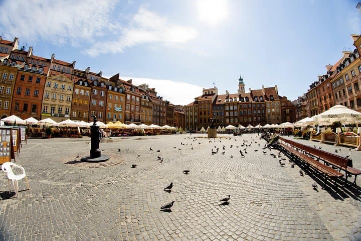 Skip-the-Line Warsaw Royal Castle Private Guided Tour