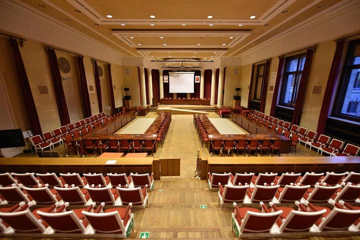 Fast-Track Palace of Culture and Science Warsaw Private Tour