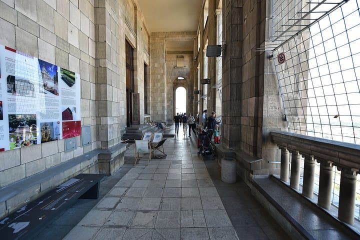 Fast-Track Palace of Culture and Science Warsaw Private Tour
