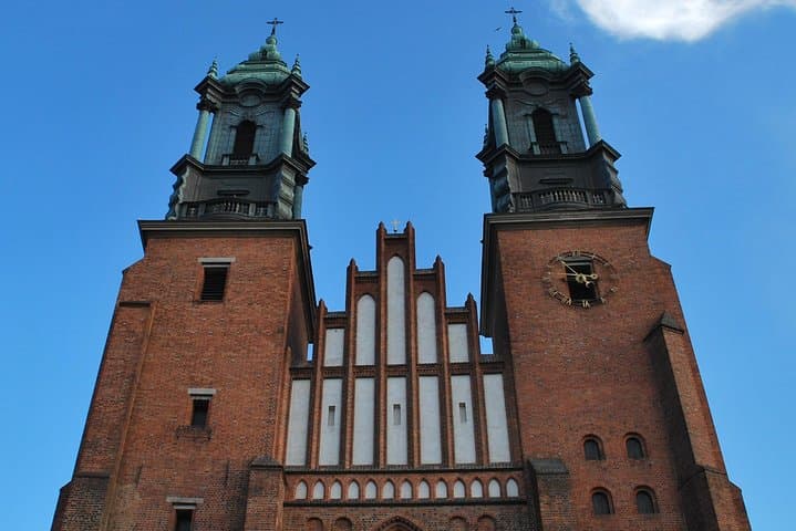 Poznan private tailor made tour with a local guide-driver