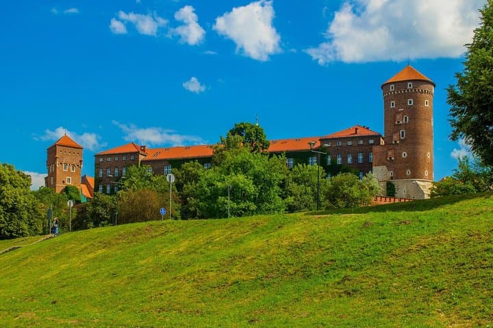 Krakow: Skip The Line Wawel Castle Royal Apartments Guided Tour