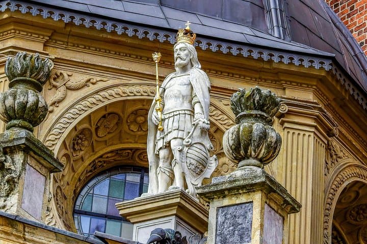 Explore Cracow’s Art and Culture with a Local