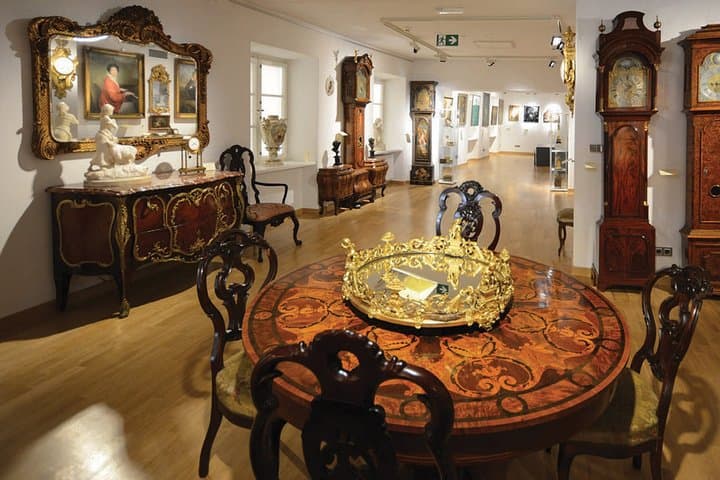 Daily live piano Chopin's concerts at 6:30 pm in the Warsaw Archdiocese Museum