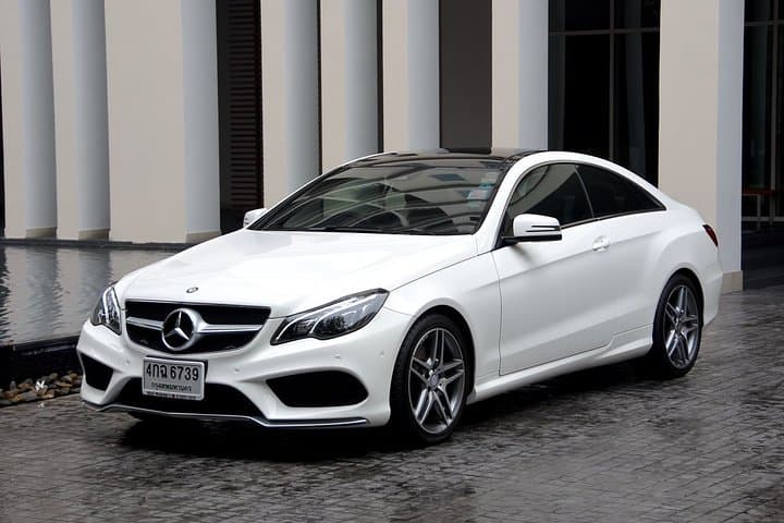 Private arrival OR departure transfer in Krakow (hotel OR airport pick-up)