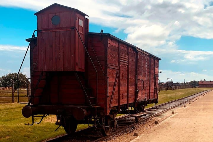 Auschwitz tour from Krakow