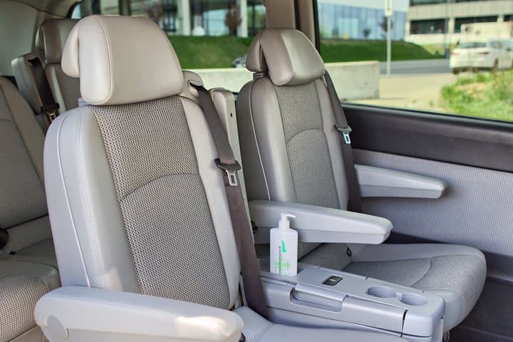 Private door-to-door transfer from Krakow to Prague