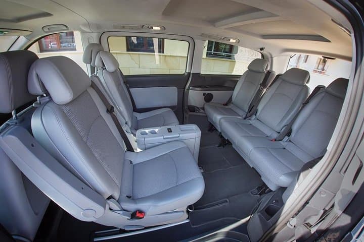 Private door-to-door transfer from Krakow to Prague