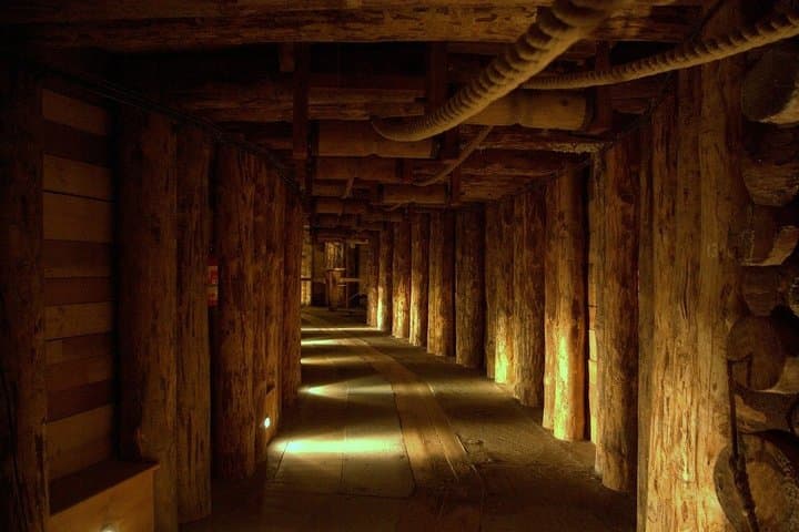 Guided Tour of the Wieliczka Salt Mine and Transfer from Krakow