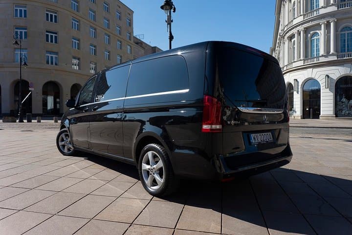 Luxury transport from/to Warsaw - Prague / Václav Havel Airport by private van