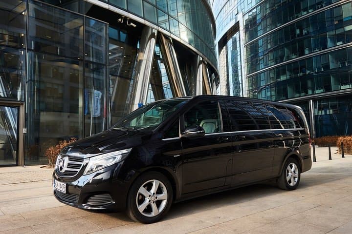 Luxury transport from/to Warsaw - Prague / Václav Havel Airport by private van