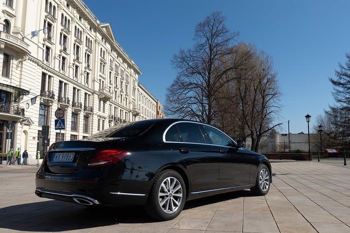 Mercedes at your disposal in Warsaw (4-12 hours) / shopping tour