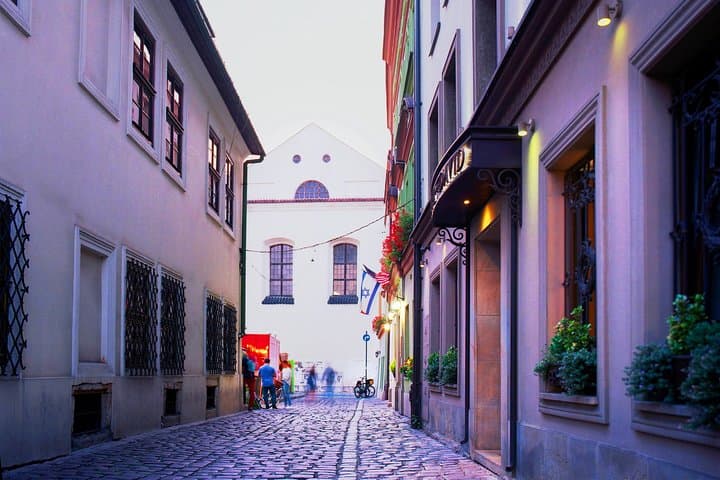 Krakow: Private Grand City Tour by golf cart (hotel pick up)