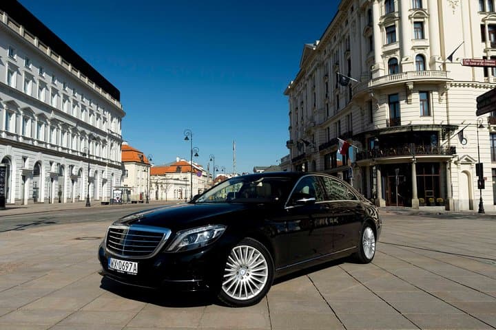 Mercedes at your disposal in Warsaw (4-12 hours) / shopping tour