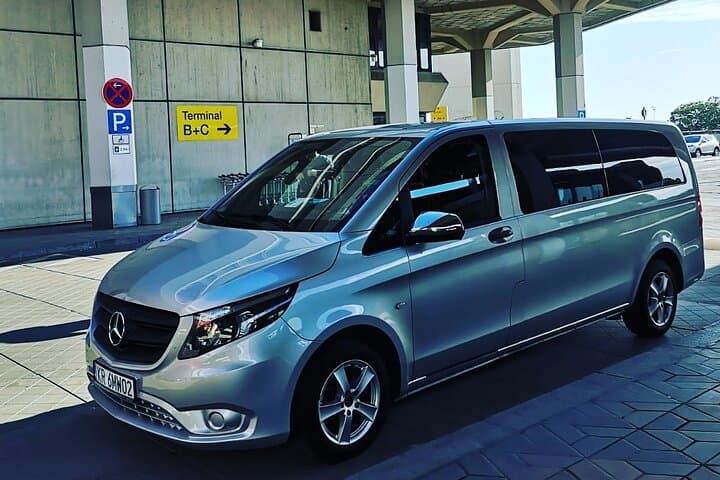 From Wroclaw to Krakow Airport Private Transfer