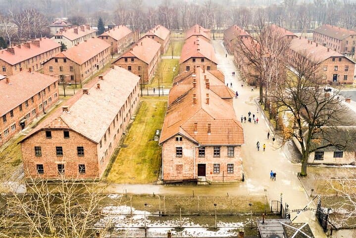 Auschwitz-Birkenau Tour – English Guide & Lunch Box