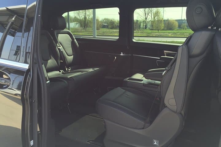 VAN Private transfer: Krakow Airport - Krakow City