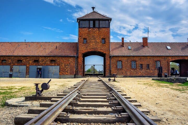 From Krakow: Live Guided Tour Auschwitz-Birkenau