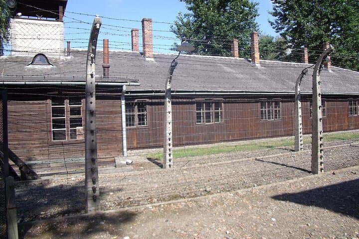 Auschwitz Birkenau Guided Tour/Skip The Line/PickUp/Guided ENG
