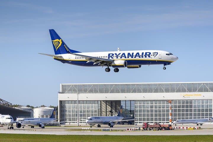 Private One-Way Transfer from Kraków to Katowice Airport