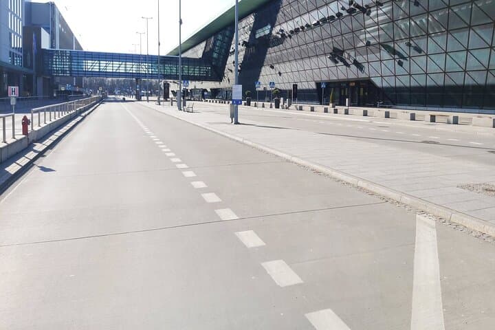 Krakow Balice Airport Transfer: Private Round Trip