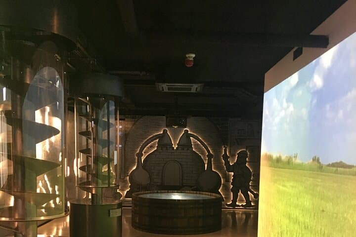 Polish Vodka Museum: SMALL GROUP TOUR /inc. Pick-up/