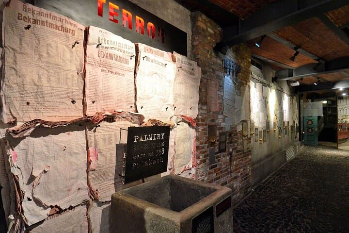 Warsaw Uprising Museum + Polish Vodka Museum: SMALL GROUP /inc. Pick-up/
